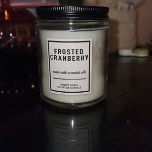 FROSTED CRANBERRY CANDLE